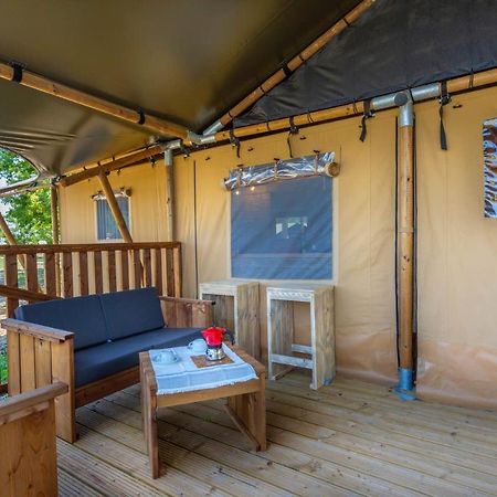Agriturismo Tenuta Regina - Glamping Luxury Lodges And Apartments パラッツォーロ・デッロ・ステッラ エクステリア 写真