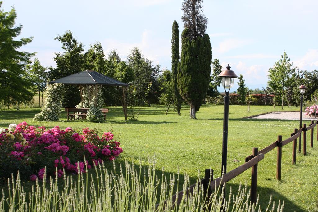 Agriturismo Tenuta Regina - Glamping Luxury Lodges And Apartments パラッツォーロ・デッロ・ステッラ エクステリア 写真