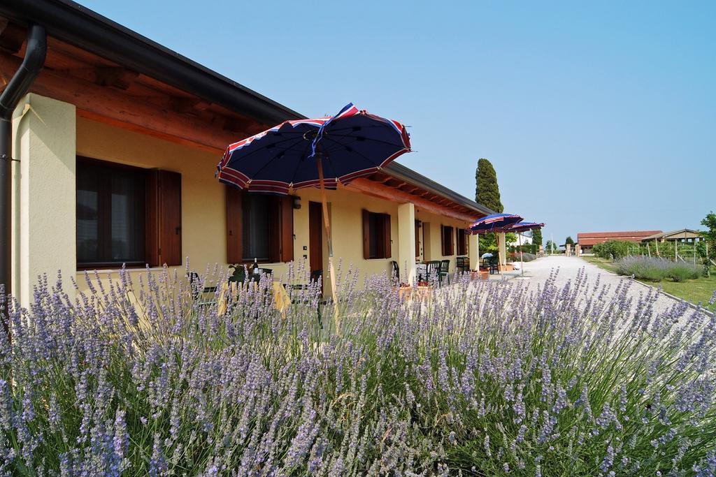 Agriturismo Tenuta Regina - Glamping Luxury Lodges And Apartments パラッツォーロ・デッロ・ステッラ エクステリア 写真
