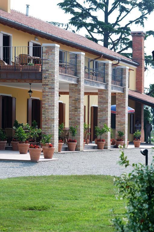 Agriturismo Tenuta Regina - Glamping Luxury Lodges And Apartments パラッツォーロ・デッロ・ステッラ エクステリア 写真