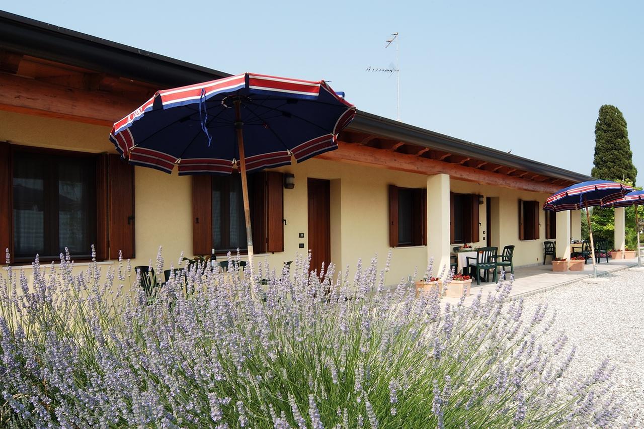 Agriturismo Tenuta Regina - Glamping Luxury Lodges And Apartments パラッツォーロ・デッロ・ステッラ エクステリア 写真