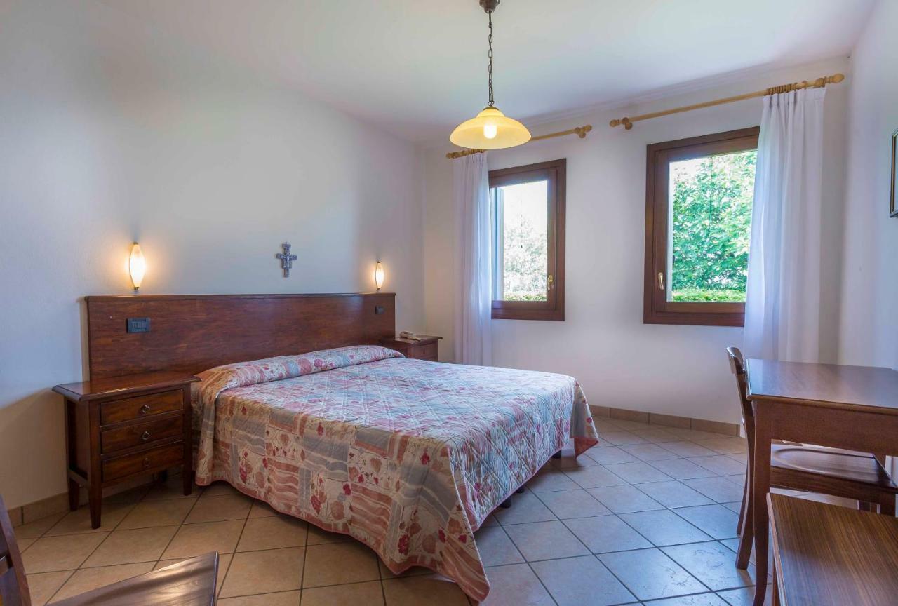 Agriturismo Tenuta Regina - Glamping Luxury Lodges And Apartments パラッツォーロ・デッロ・ステッラ エクステリア 写真