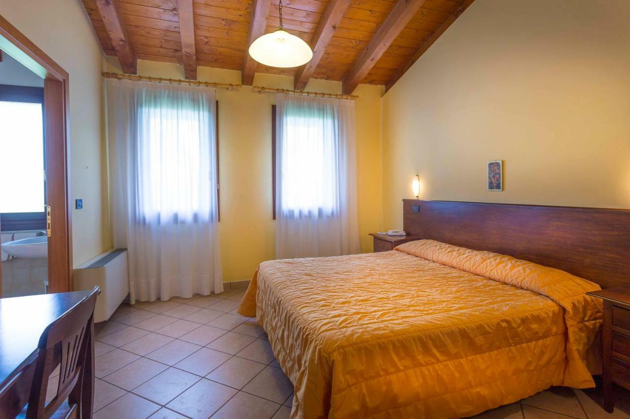Agriturismo Tenuta Regina - Glamping Luxury Lodges And Apartments パラッツォーロ・デッロ・ステッラ エクステリア 写真