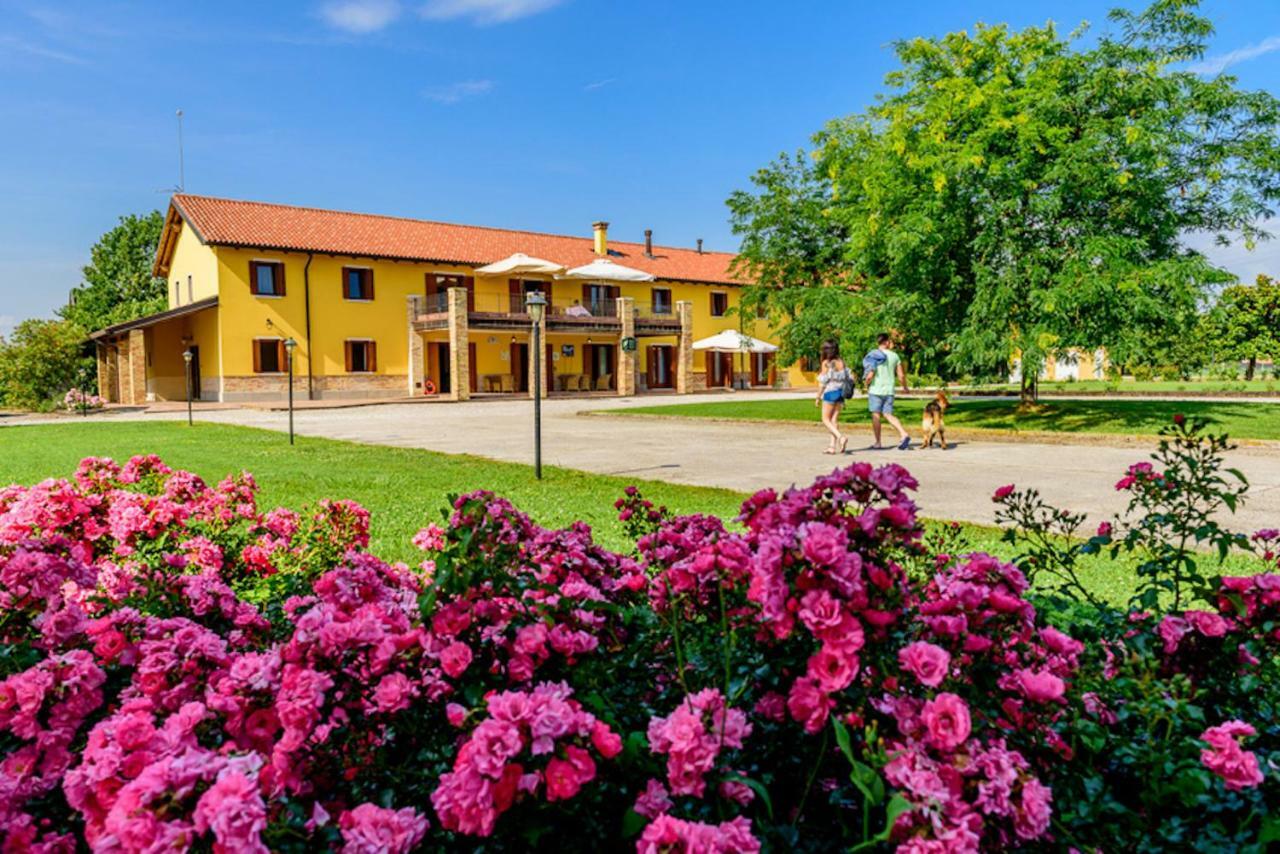 Agriturismo Tenuta Regina - Glamping Luxury Lodges And Apartments パラッツォーロ・デッロ・ステッラ エクステリア 写真
