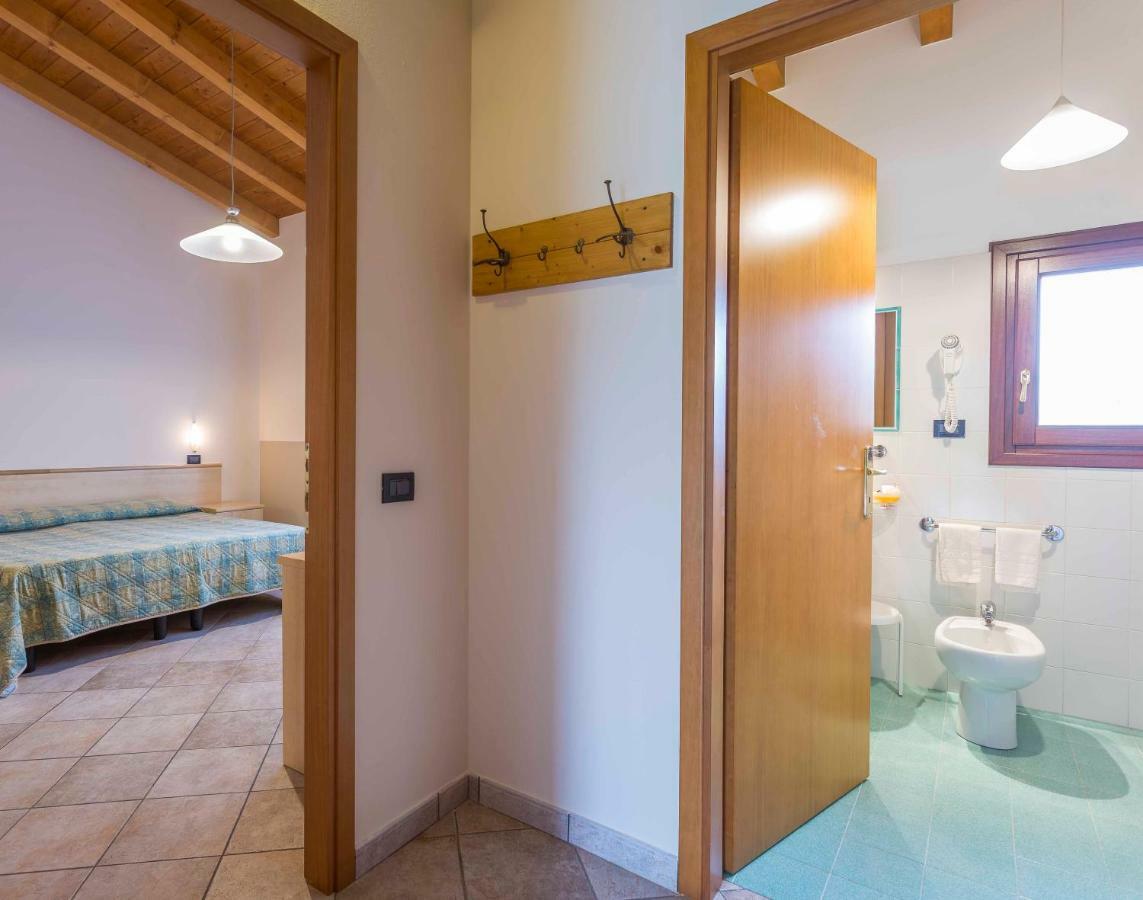 Agriturismo Tenuta Regina - Glamping Luxury Lodges And Apartments パラッツォーロ・デッロ・ステッラ エクステリア 写真