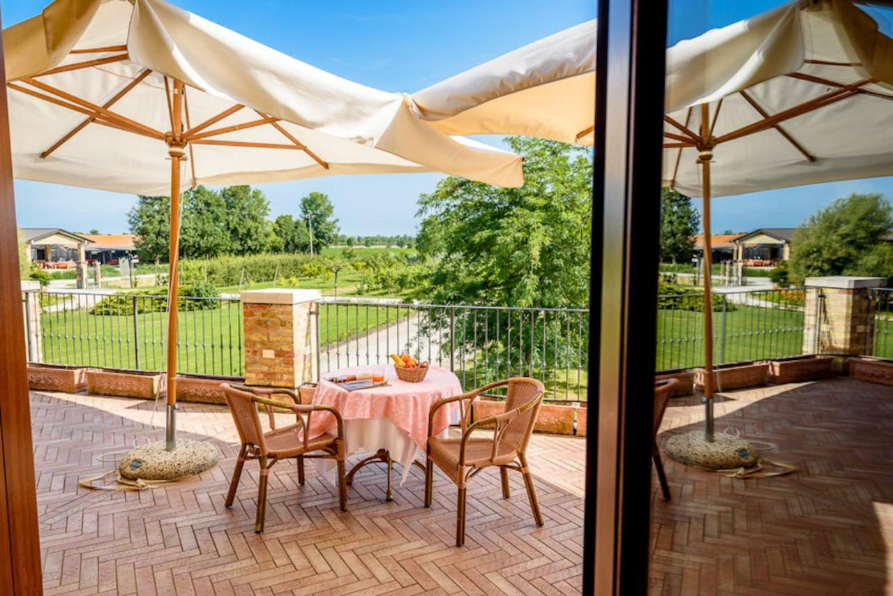 Agriturismo Tenuta Regina - Glamping Luxury Lodges And Apartments パラッツォーロ・デッロ・ステッラ エクステリア 写真
