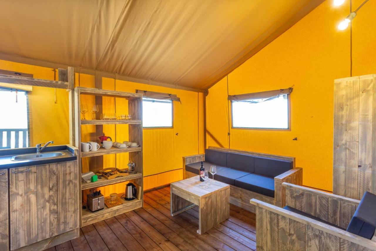 Agriturismo Tenuta Regina - Glamping Luxury Lodges And Apartments パラッツォーロ・デッロ・ステッラ エクステリア 写真