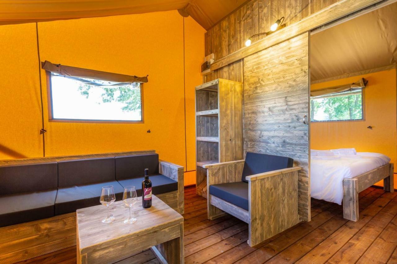 Agriturismo Tenuta Regina - Glamping Luxury Lodges And Apartments パラッツォーロ・デッロ・ステッラ エクステリア 写真
