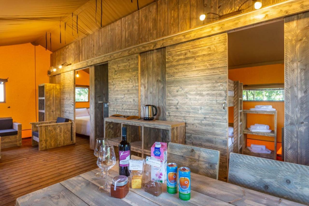 Agriturismo Tenuta Regina - Glamping Luxury Lodges And Apartments パラッツォーロ・デッロ・ステッラ エクステリア 写真